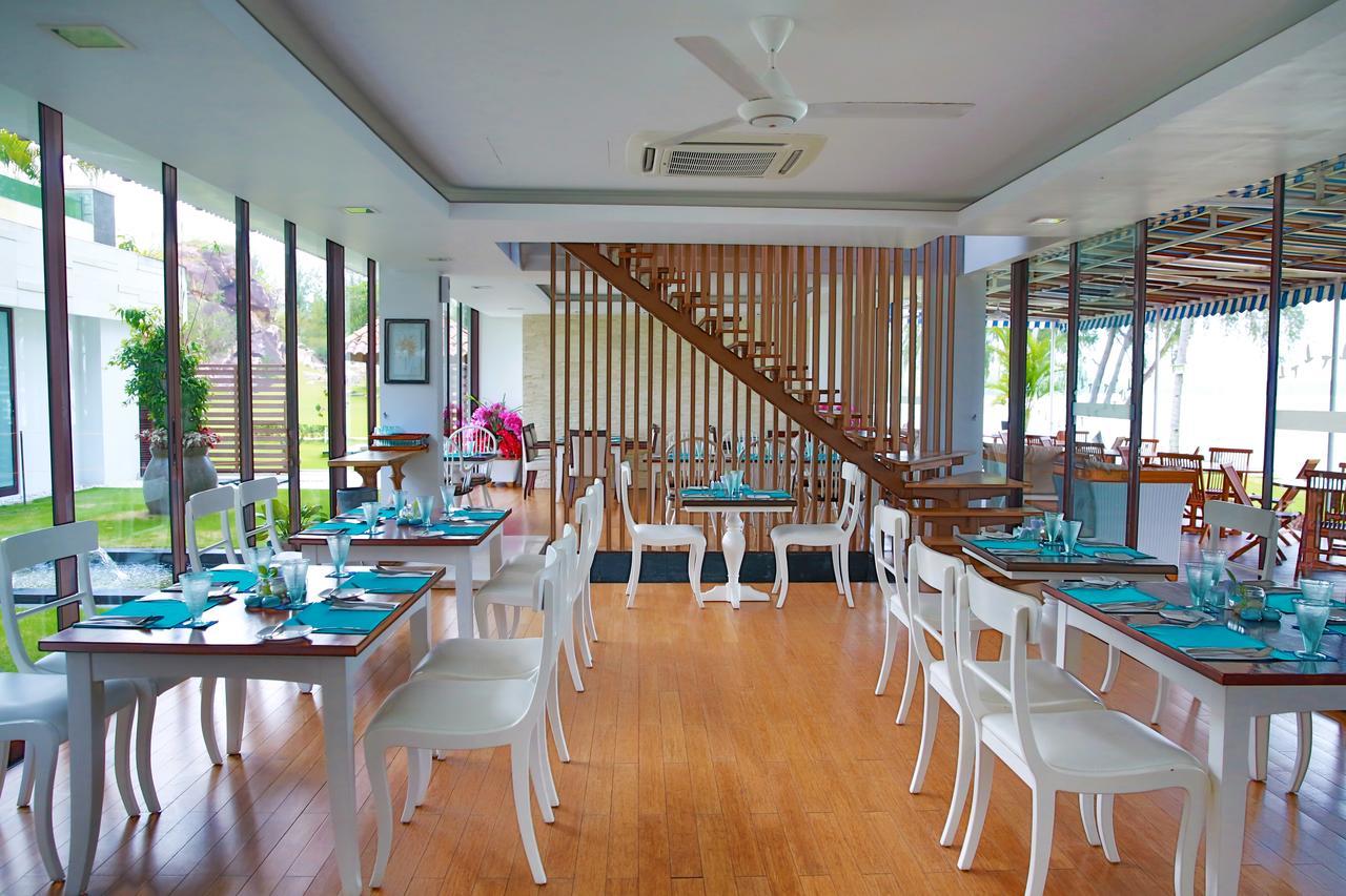Pantai Indah Lagoi Bintan Buitenkant foto
