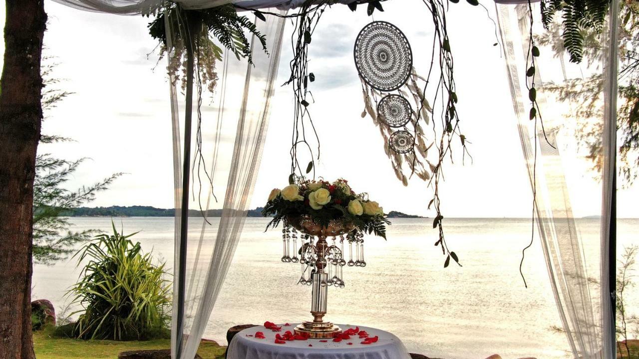 Pantai Indah Lagoi Bintan Buitenkant foto