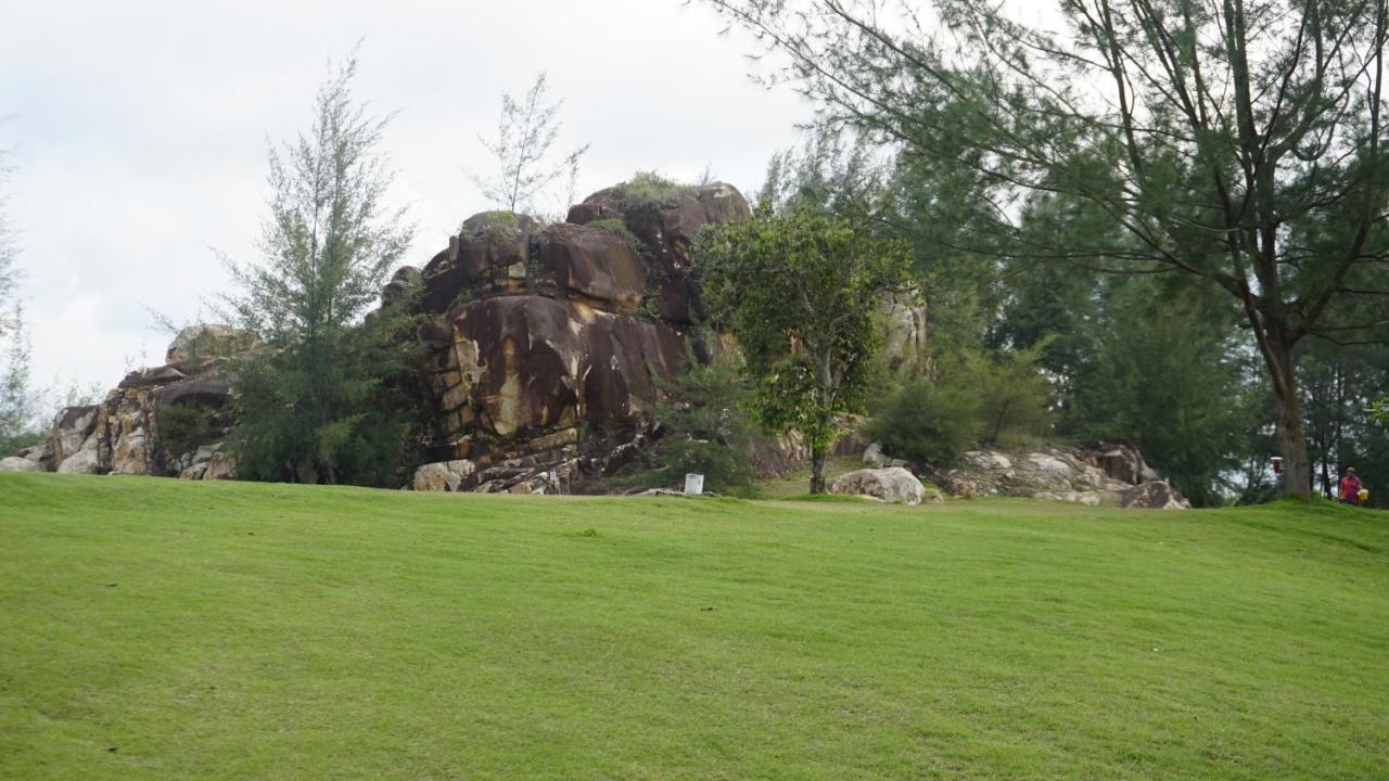 Pantai Indah Lagoi Bintan Buitenkant foto